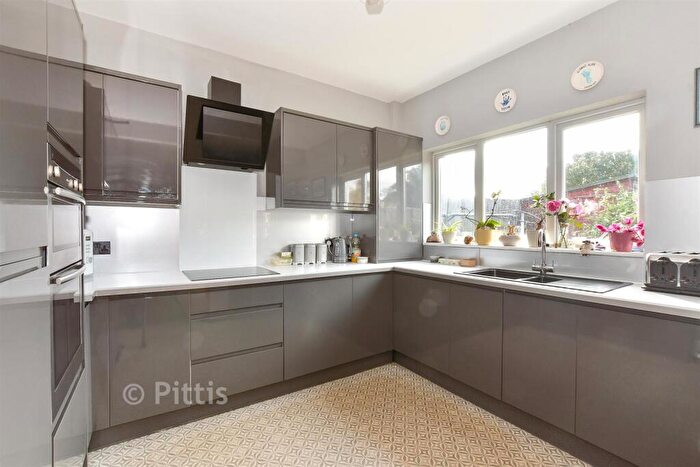 4 Bedroom Chalet For Sale In Victoria Road, Sandown, Isle Of Wight, PO36