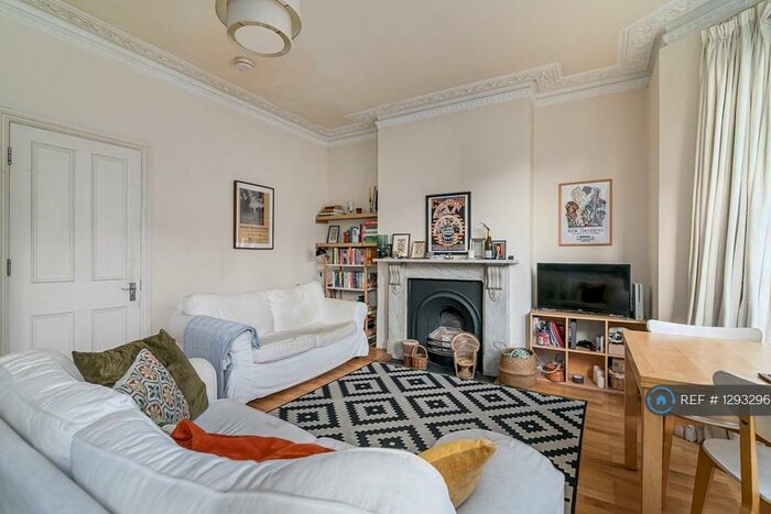 2 Bedroom Flat To Rent In St Johns Villas, London, N19