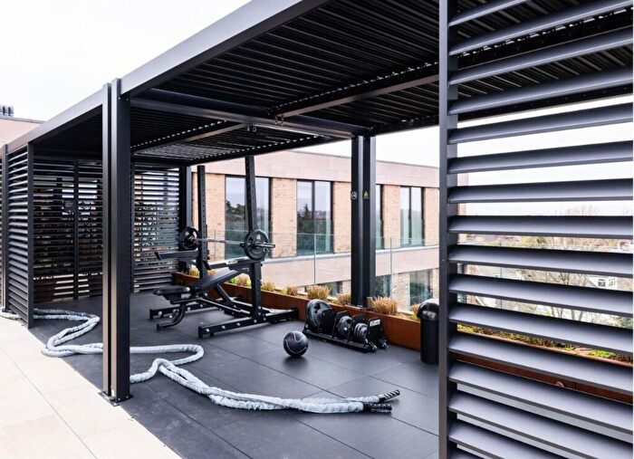 Studio To Rent In Willesden Lane, London, NW2