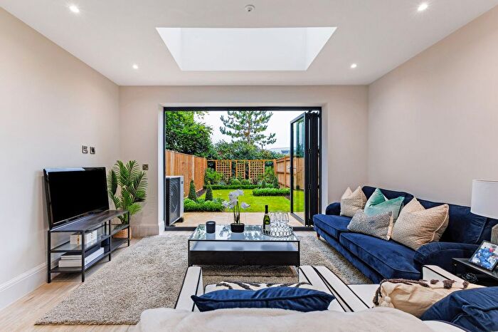 3 Bedroom Town House For Sale In Harestone Gardens, Caterham, CR3