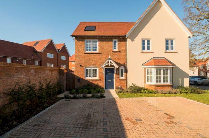 2 Bedroom Semi-Detached House To Rent In Lovelace Green, Didcot, OX11