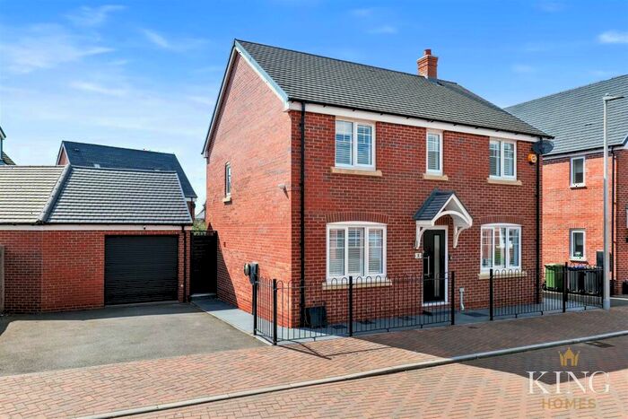 4 Bedroom Detached House For Sale In Sycamore Gardens, Meon Vale, Stratford-Upon-Avon, CV37
