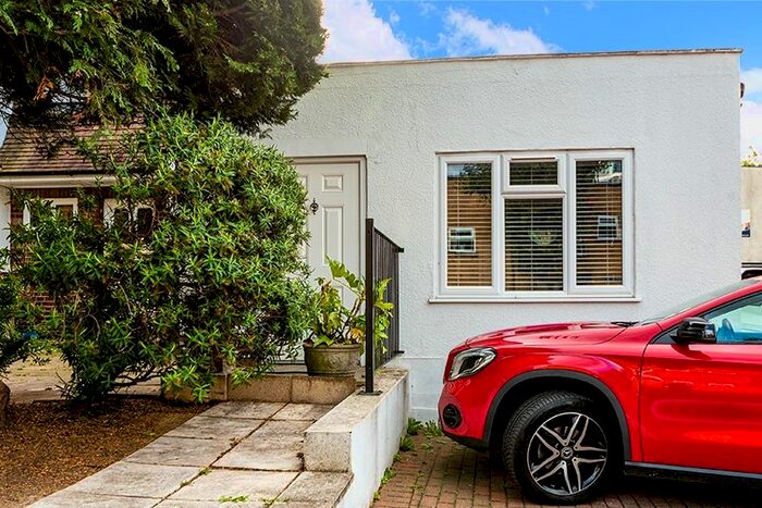 Studio To Rent In Chandos Avenue, London, N20