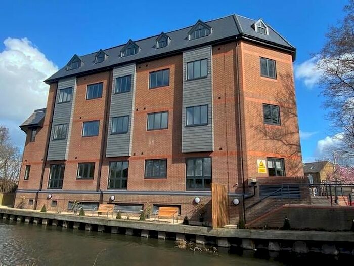 1 Bedroom Flat To Rent In Cowley Road, Uxbridge, UB8