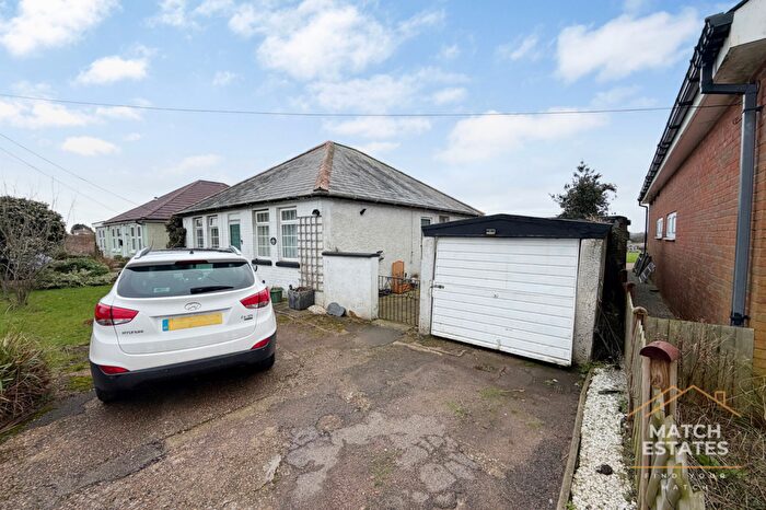 4 Bedroom Detached Bungalow For Sale In New Dover Road, Capel-Le-Ferne, Kent, CT18