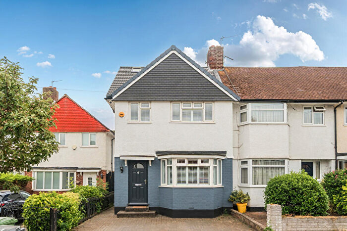 4 Bedroom End Of Terrace House For Sale In Westdean Avenue, Lee, SE12
