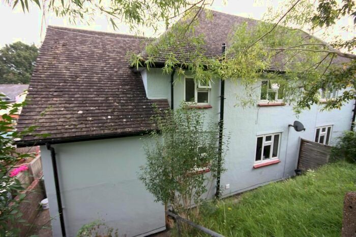 1 Bedroom Flat To Rent In Cline Road, Guildford, GU1