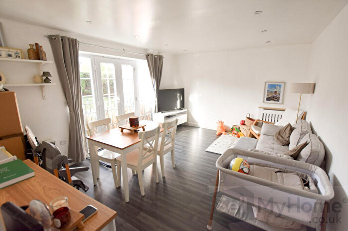 2 Bedroom Apartment For Sale In Flat, Birkby Close, Hamilton, Leicester, Leicestershire, LE5