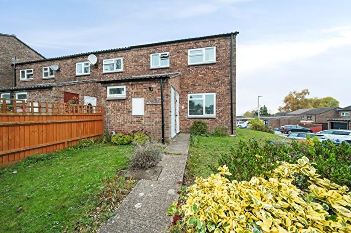 3 Bedroom End Of Terrace House For Sale In Newbury, Berkshire, RG14