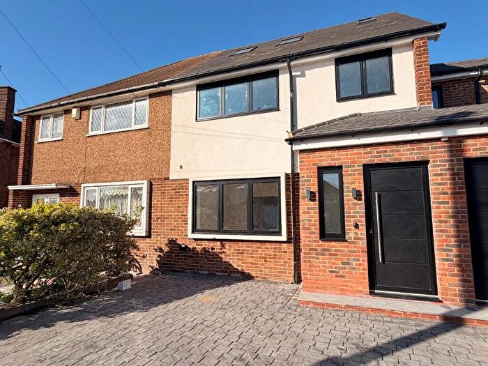 4 Bedroom Terraced House For Sale In Freshwell Avenue, Chadwell Heath, London, RM6