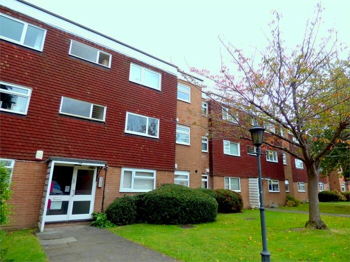 1 Bedroom Flat To Rent In Tithe Court, Langley, SL3