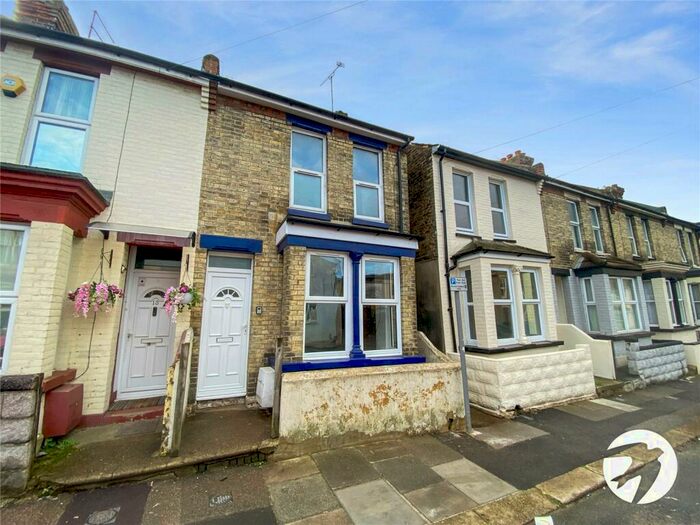 3 Bedroom House To Rent In Priestfield Road, Gillingham, Kent, ME7