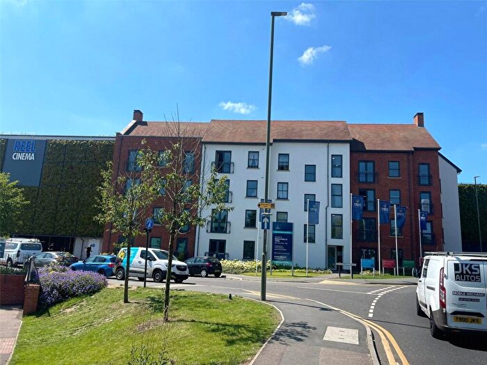 2 Bedroom Apartment To Rent In Threadneedle Road, Farnham, Surrey, GU9