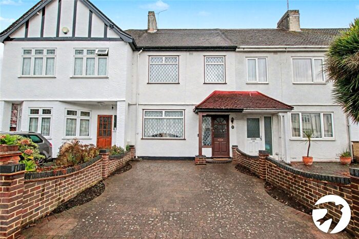 3 Bedroom Terraced House For Sale In Grasdene Road, Plumstead, SE18