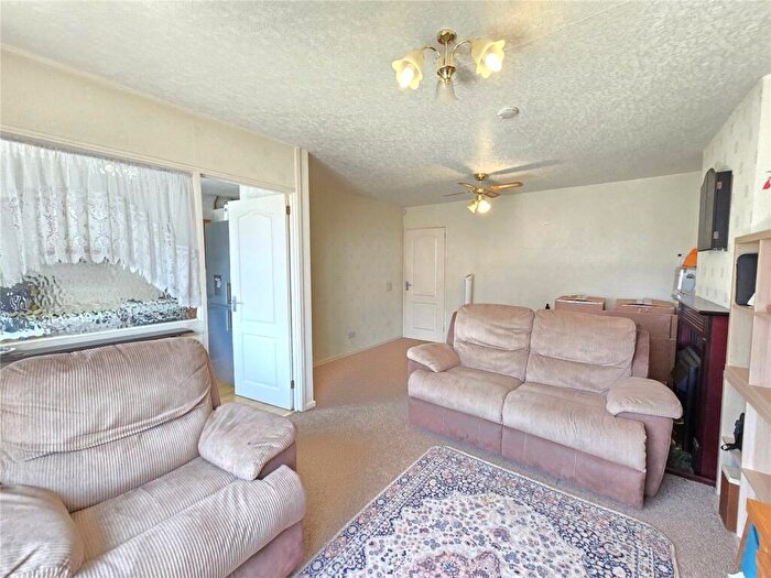 2 Bedroom Bungalow For Sale In Elm Tree Walk, Tamworth, Staffordshire, B79