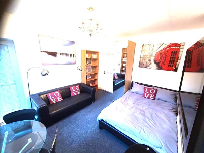 1 Bedroom Flat To Rent In Kings Road, Chelsea, London, SW10