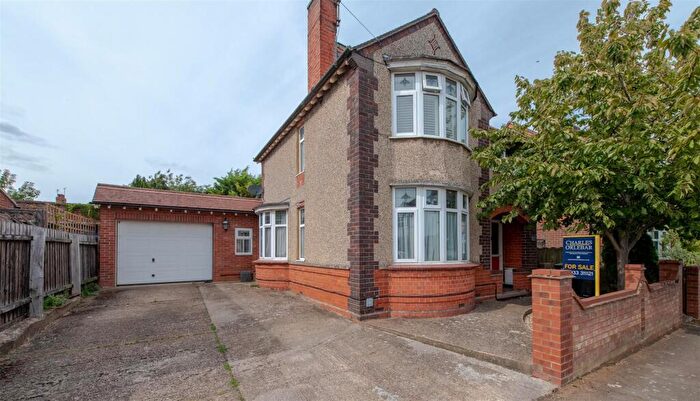 3 Bedroom Detached House For Sale In Park Avenue, Rushden, NN10