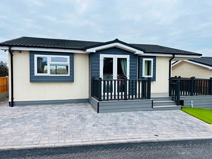 2 Bedroom Lodge For Sale In Digbeth Lane, Claverley, Wolverhampton, WV5