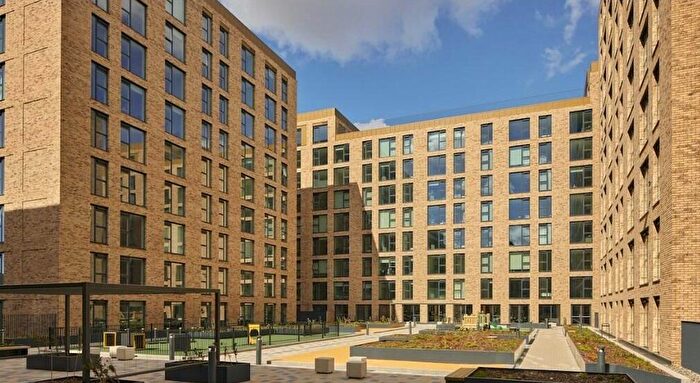 1 Bedroom Flat To Rent In Warroch Place, Glasgow, G3
