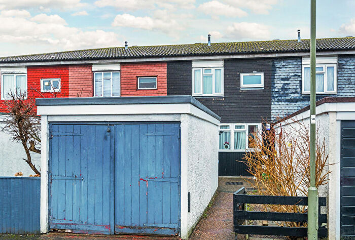 3 Bedroom Terraced House For Sale In Crocus Field, Barnet, EN5