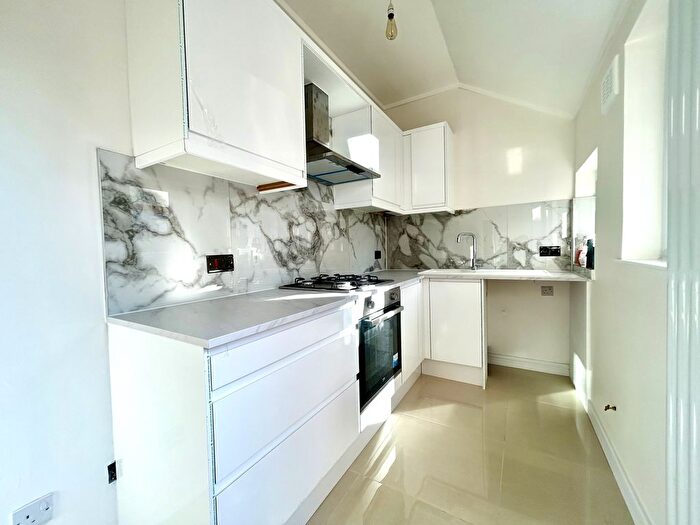 3 Bedroom End Of Terrace House To Rent In Risley Avenue, Tottenham, London, N17