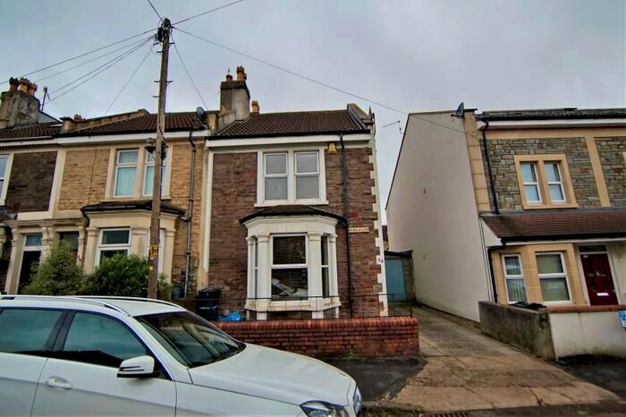 3 Bedroom Semi-Detached House To Rent In Beauley Road, Southville, Bristol BS3