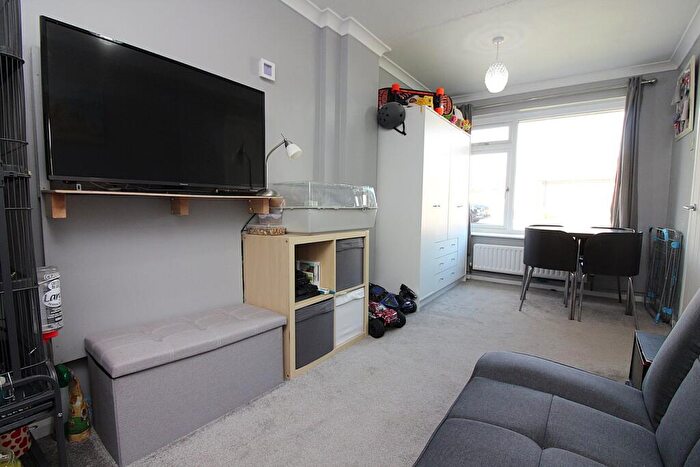 4 Bedroom Detached House For Sale In Astwick Road, Stotfold, Hitchin, SG5