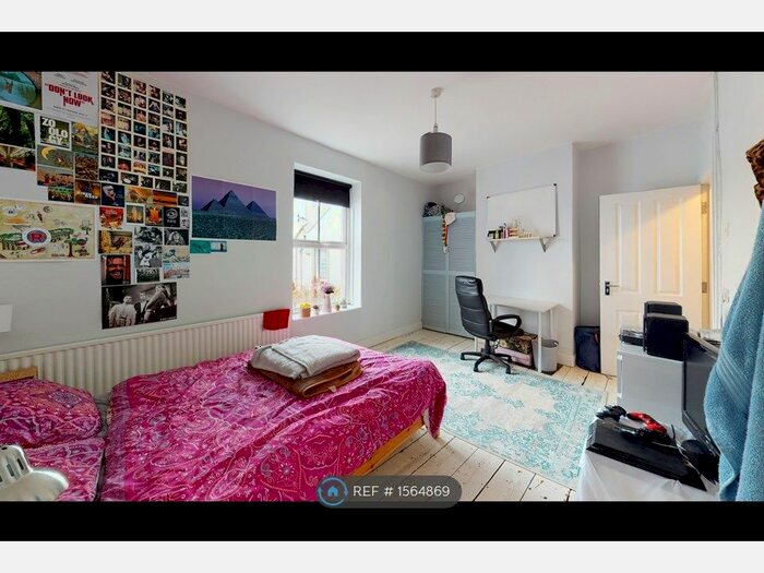 4 Bedroom Terraced House To Rent In Highland Square, Bristol, BS8