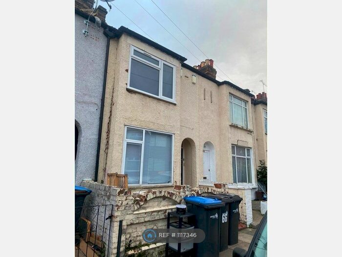 1 Bedroom Flat To Rent In Eastbournia Avenue, London N9