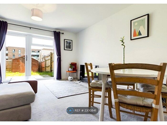 3 Bedroom Terraced House To Rent In Spey Road, Reading, RG30