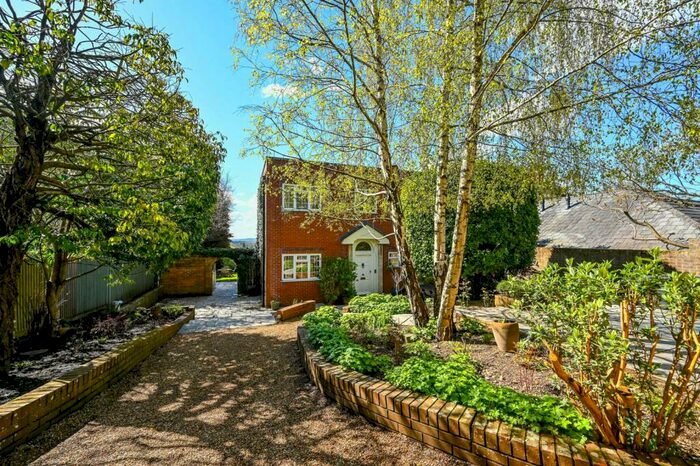 4 Bedroom Detached House To Rent In Hogs Back, Guildford, GU3