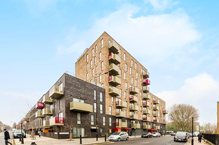 1 Bedroom Flat To Rent In White Horse Lane, Stepney, London, E1