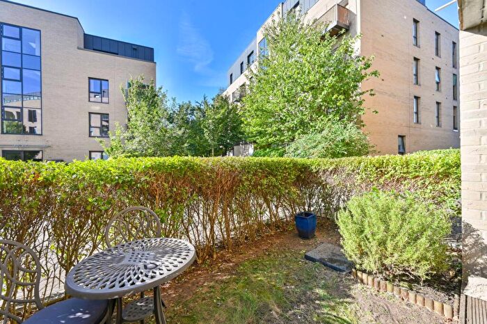 1 Bedroom Flat For Sale In Newman Close, Willesden Green, London, NW10