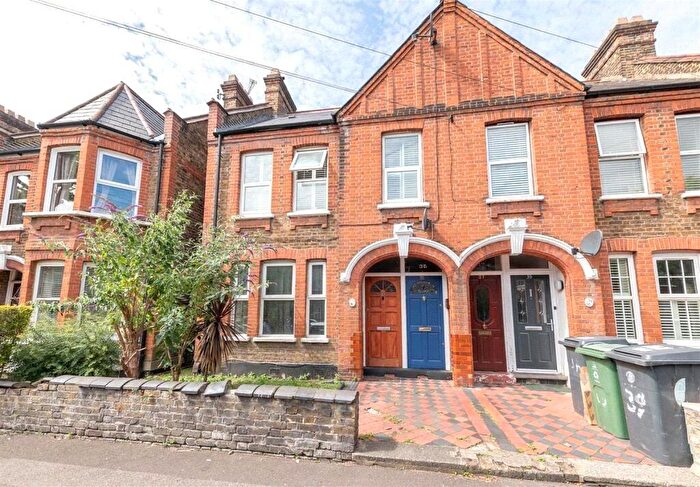 2 Bedroom Flat For Sale In Blyth Road, Walthamstow, E17