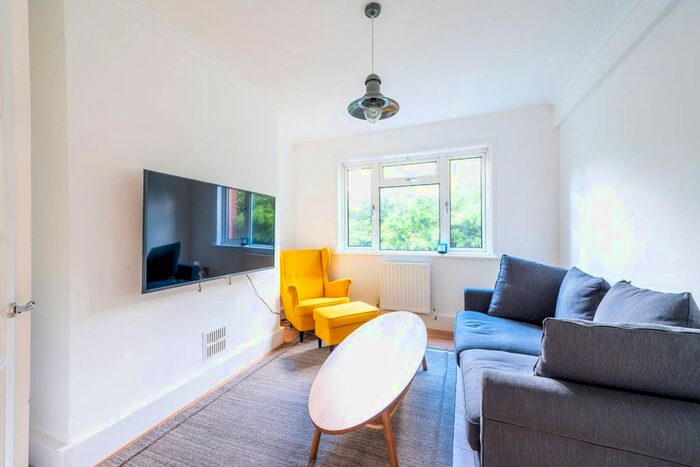 2 Bedroom Flat To Rent In Merton Road, Wandsworth, London, SW18