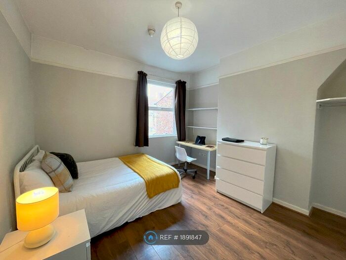 4 Bedroom Terraced House To Rent In Penny Lane, Liverpool, L18