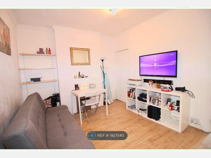 3 Bedroom Terraced House To Rent In Fawcett Road, Croydon, CR0