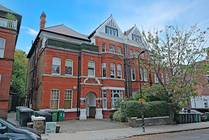 2 Bedroom Flat To Rent In Frognal Court, NW3