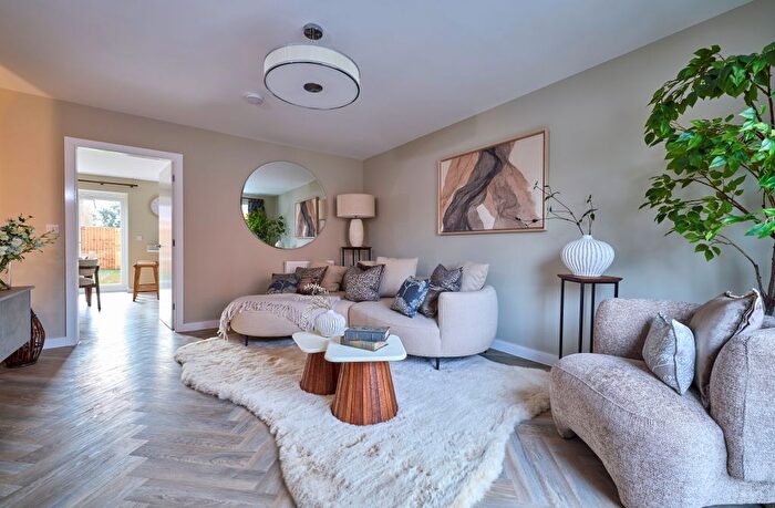 4 Bedroom Semi Detached House For Sale In Fern Lodge, Ashton-Under-Lyne, OL6