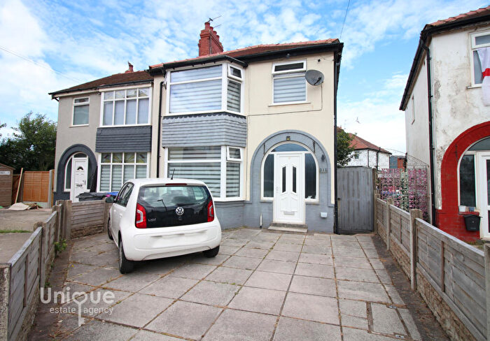 3 Bedroom Semi-Detached House For Sale In The Close, Thornton-Cleveleys, FY5