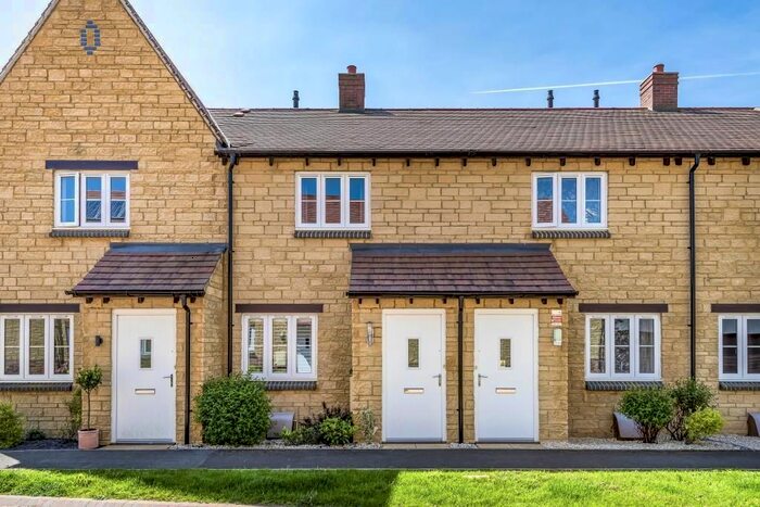 2 Bedroom Terraced House For Sale In Woodstock, Oxfordshire, OX20