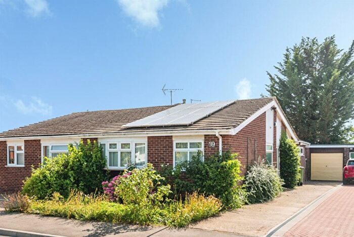 2 Bedroom Semi-Detached Bungalow For Sale In Seven Acres, Thame, OX9