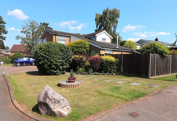 4 Bedroom Detached House For Sale In Whitney Drive, Stevenage, Hertfordshire, SG1