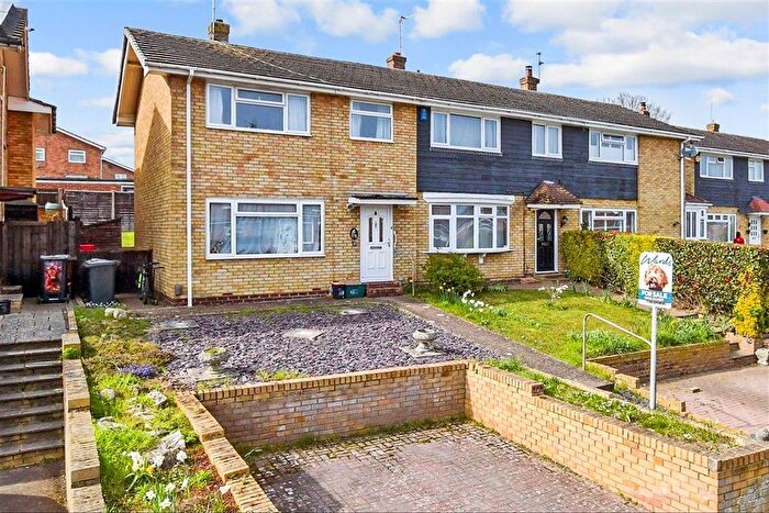 3 Bedroom End Terrace House For Sale In Woodpecker Road, Larkfield, Aylesford, Kent, ME20