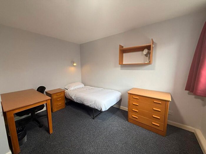 1 Bedroom Private Halls To Rent In Ivy Halls, London, NW2
