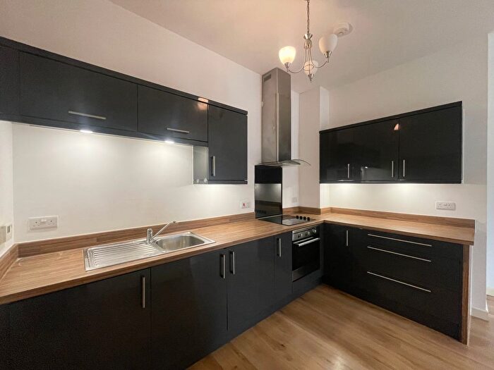 2 Bedroom Flat To Rent In Millbrook Road East, Southampton, SO15