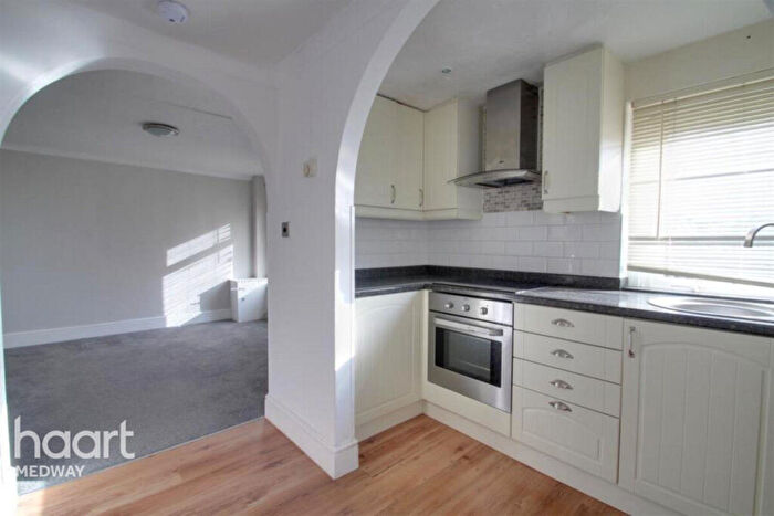 2 Bedroom Terraced House To Rent In New Road, Rochester, ME1