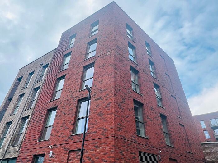 2 Bedroom Flat To Rent In Moorbridge Road, Maidenhead, SL6