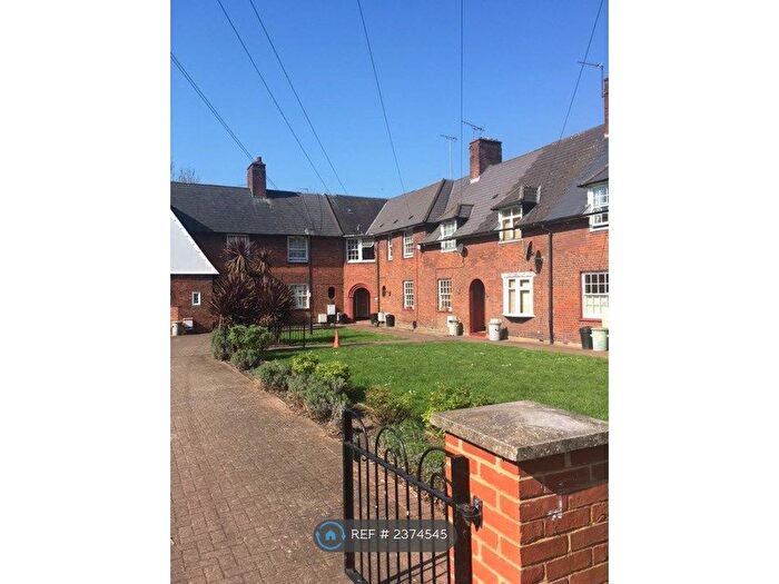 3 Bedroom Terraced House To Rent In Mellitus Street, London, W12