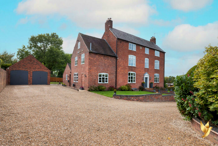 4 Bedroom Detached House For Sale In Bank Farm, Shenstone, Worcestershire, DY10